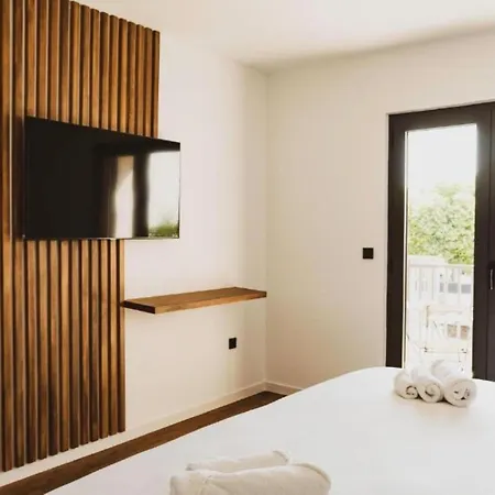 Marta With Heated Pool And Traditional Taver Villa