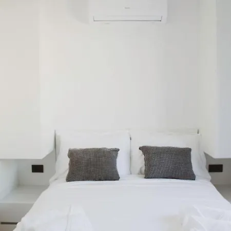 Marta With Heated Pool And Traditional Taver Villa